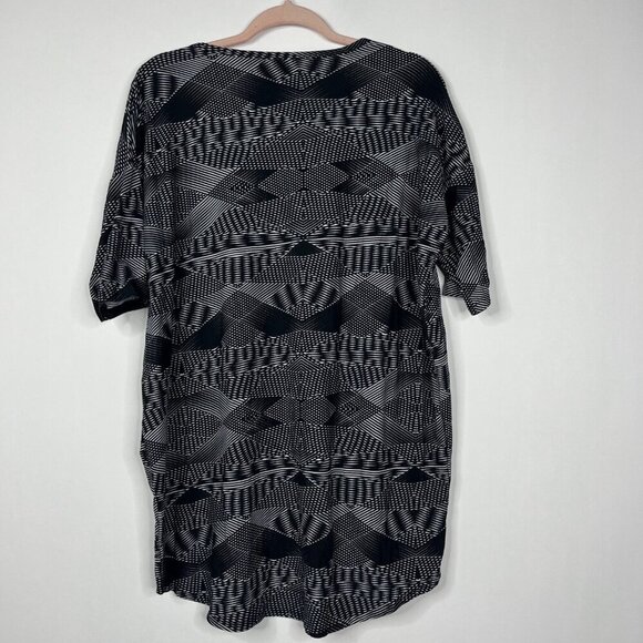 2/$30 LuLaRoe Irma Top High Low Tunic Geometric Black Small #8780 - Picture 3 of 7